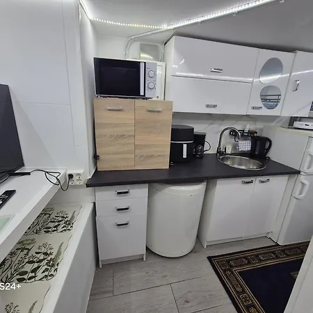 Mały Pokój Z Aneksem Kuchennym I łazienką Apartamento Ålesund