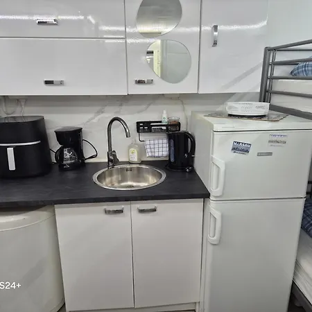 Mały Pokój Z Aneksem Kuchennym I łazienką Apartamento Ålesund